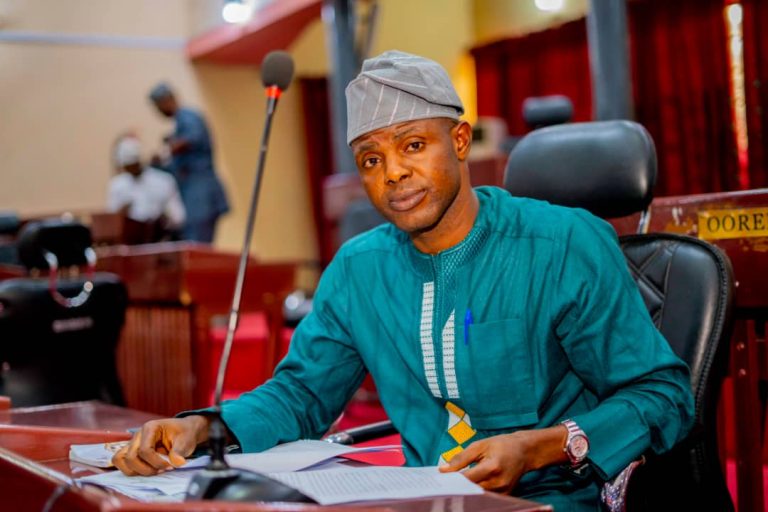 Oke-Ogun Collapsed Bridges : Oyo Assembly Minority Leader, Waliu Appeals to Makinde For Intervention