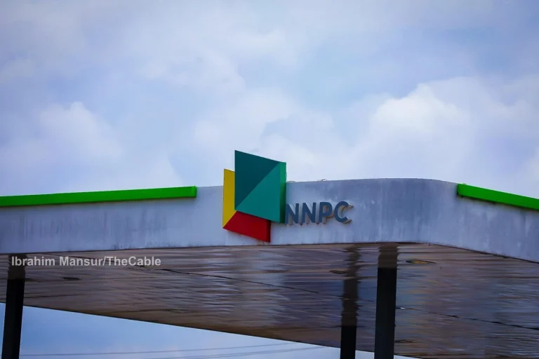 NNPC Slashes Petrol Price To N875/litre In Lagos, N900/litre In Abuja