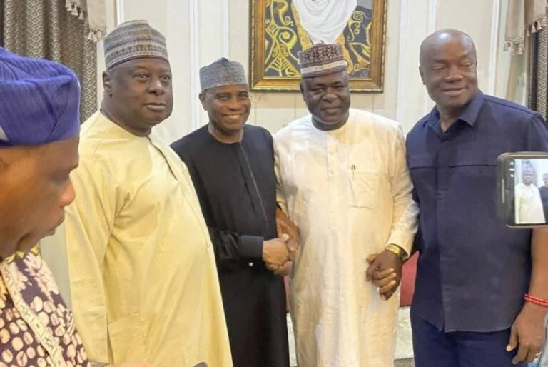 Tambuwal Regains Freedom After One Night In EFCC Custody