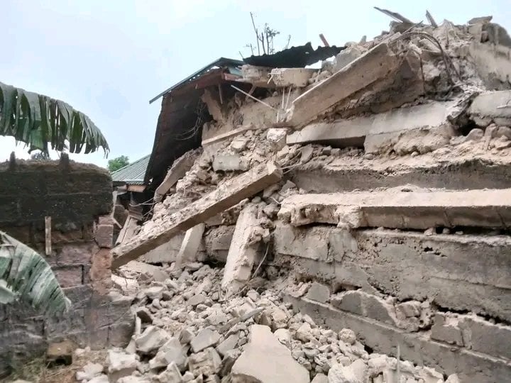 Many Trapped, 15 Rescued As Two-Storey Building Collapses In Lagos